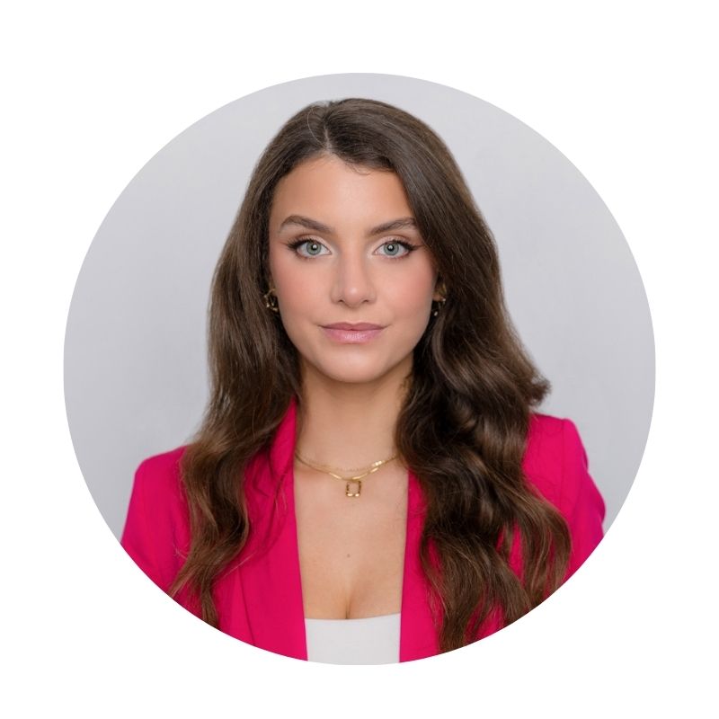 San Diego LinkedIn headshot — professional woman on location portrait by Siobhan Gazur Photography