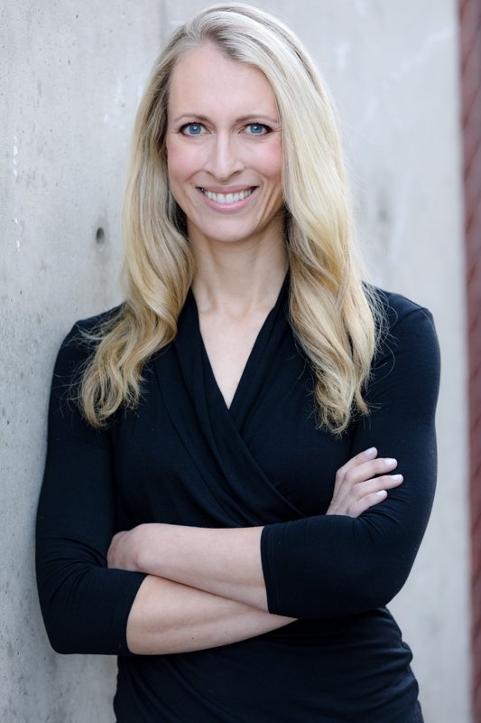 San Diego professional headshots — female executive on-location portrait by Siobhan Gazur Photography