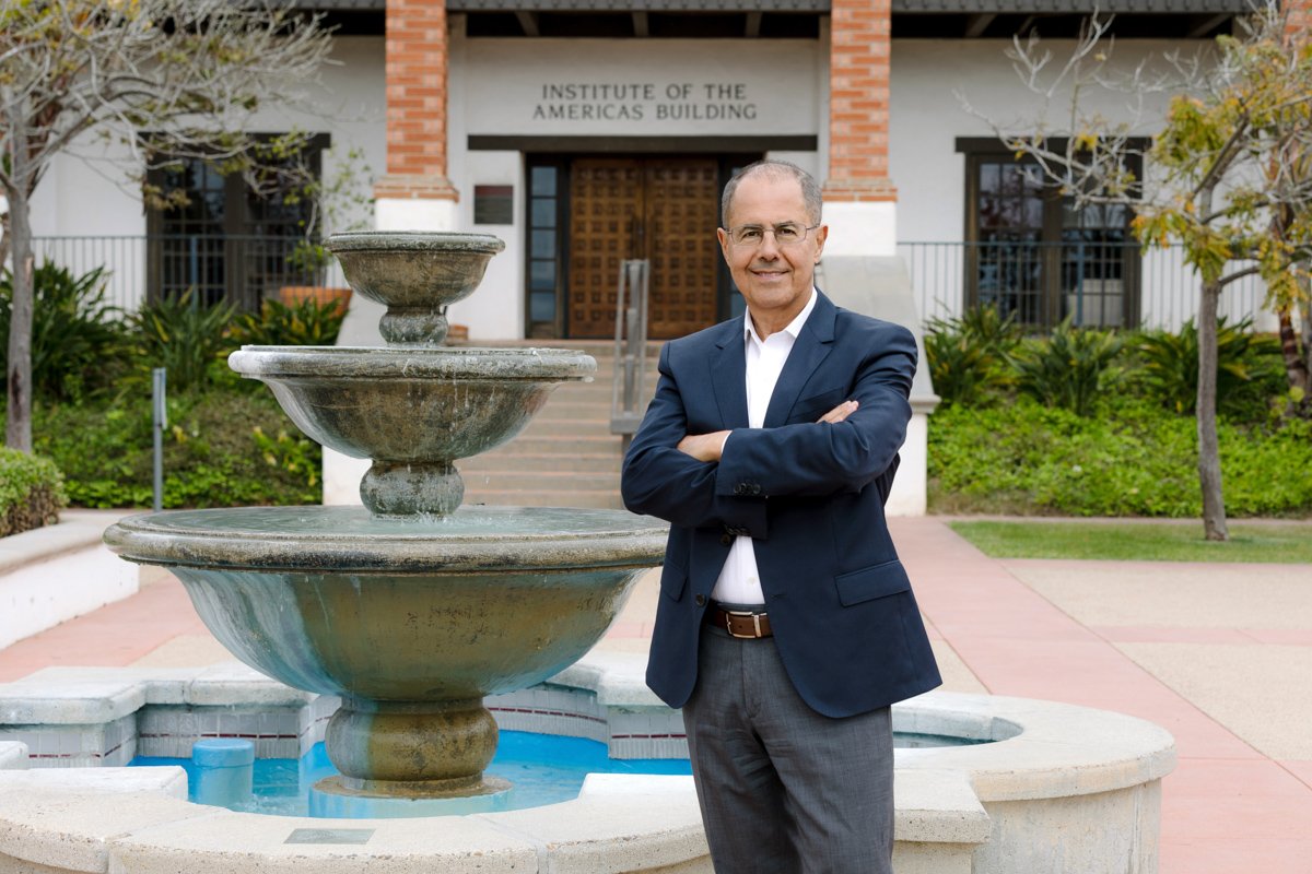 MUniversity professor at architectural fountain san diego university faculty headshots by Siobhan Gazur Photography